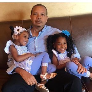 Meet your Posher, Avery